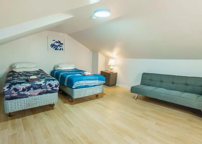 3 Bedroom Southside Pad - Sleeps 8 - Amazing Location