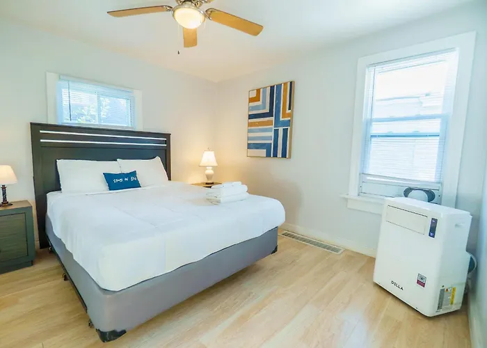 3 Bedroom Southside Pad - Sleeps 8 - Amazing Location * Pittsburgh
